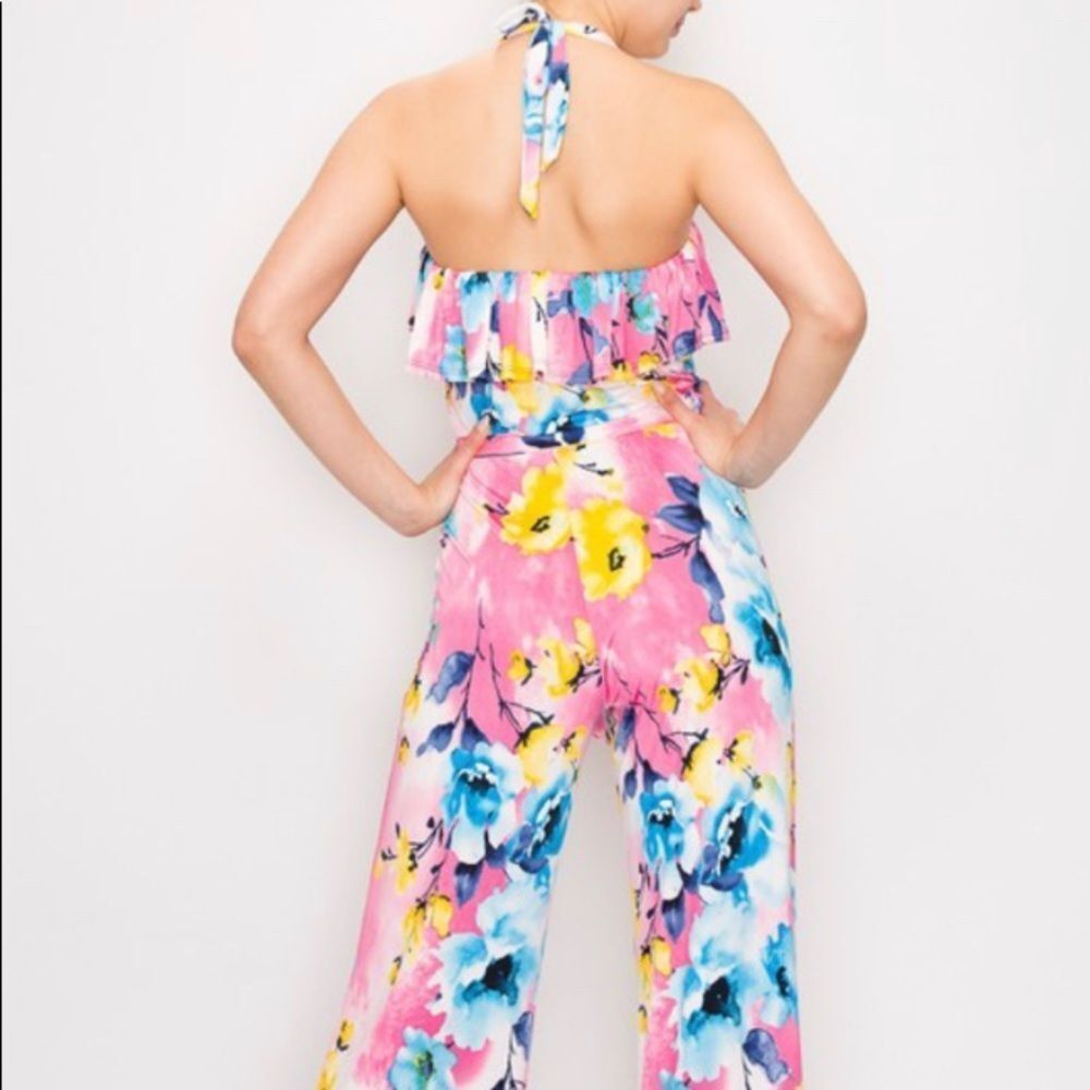 Wide Leg Halter Jumpsuit - Picture 4 of 5